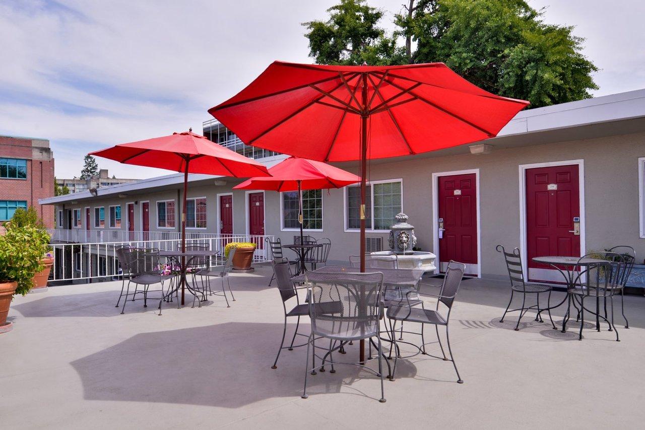 Campus Inn & Suites Eugene Downtown Екстериор снимка