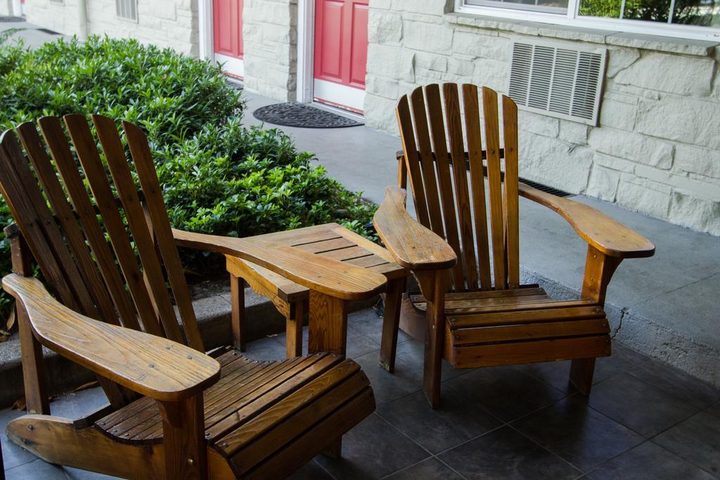Campus Inn & Suites Eugene Downtown Екстериор снимка