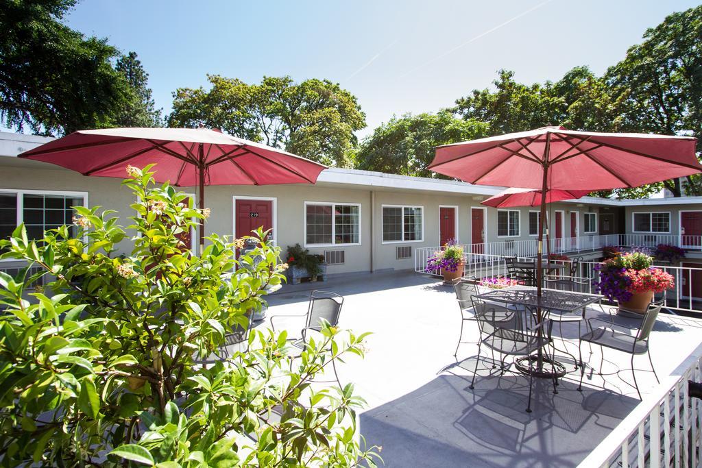 Campus Inn & Suites Eugene Downtown Екстериор снимка