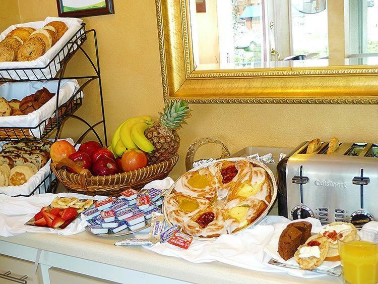 Campus Inn & Suites Eugene Downtown Екстериор снимка
