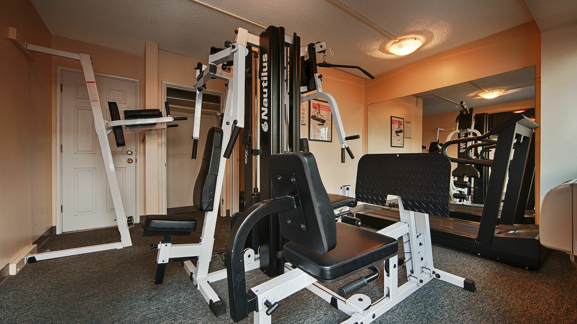 Campus Inn & Suites Eugene Downtown Екстериор снимка