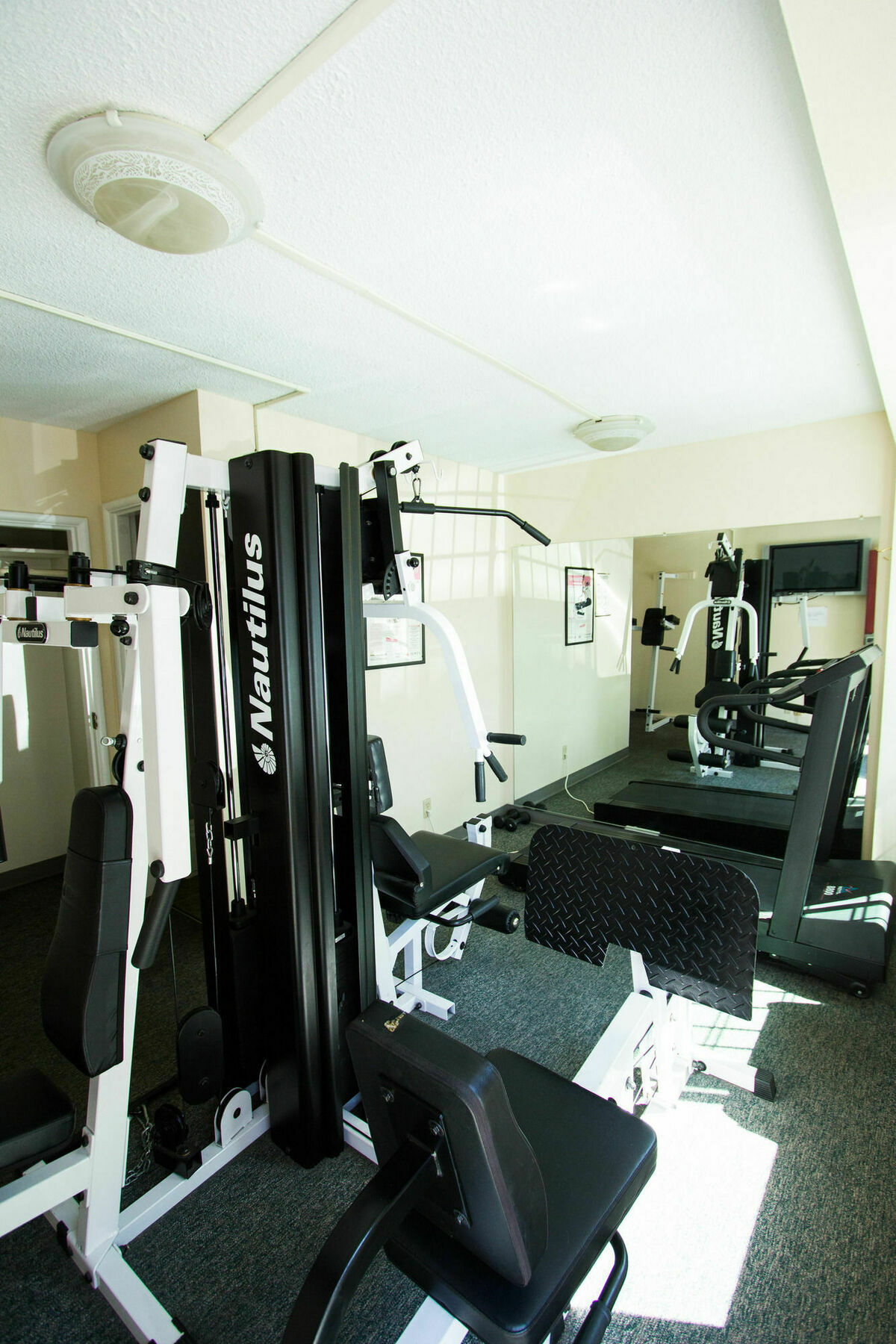 Campus Inn & Suites Eugene Downtown Екстериор снимка
