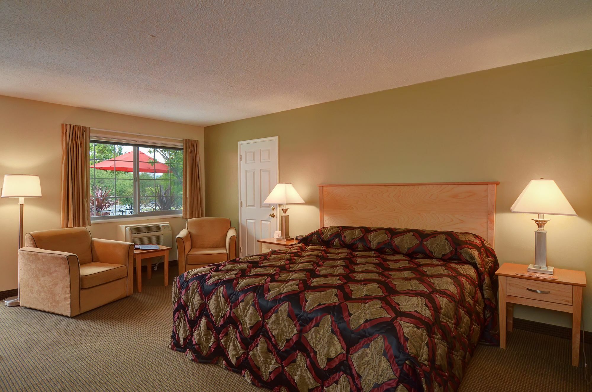 Campus Inn & Suites Eugene Downtown Стая снимка